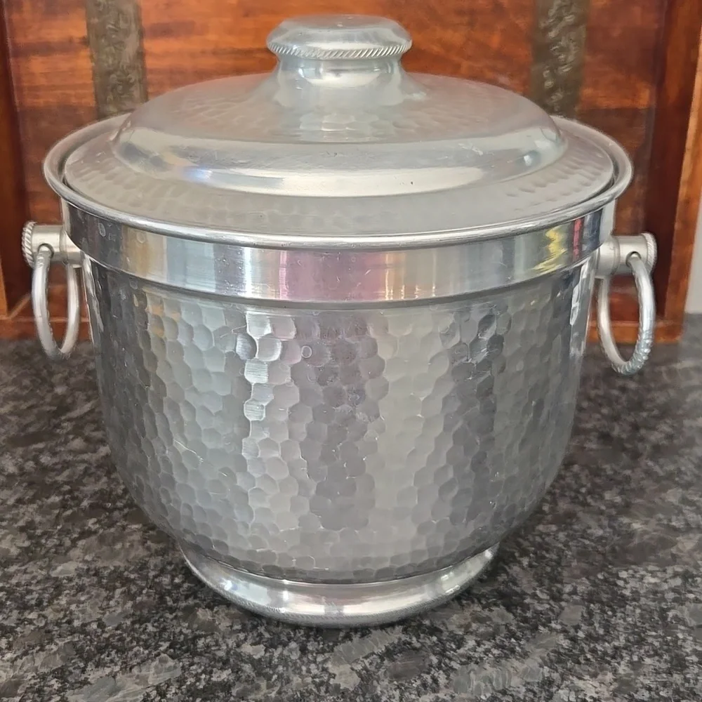 Vintage aluminum ice
